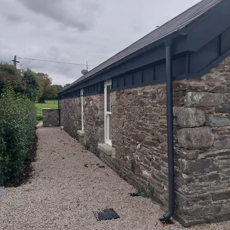 Lil's Cottage, Holiday home *